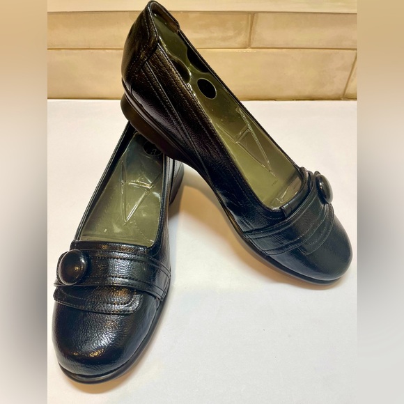 Aerosoles NIB Black Patent Leather Loafer - 8.5M - Picture 1 of 5